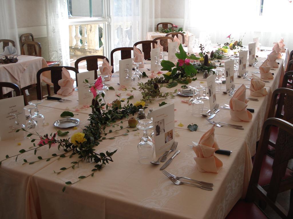 Hôtel Castel Regina à Châtel-Guyon Extérieur photo