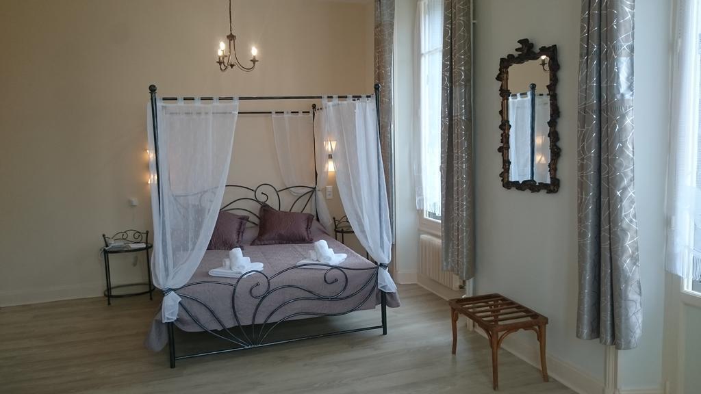 Hôtel Castel Regina à Châtel-Guyon Extérieur photo