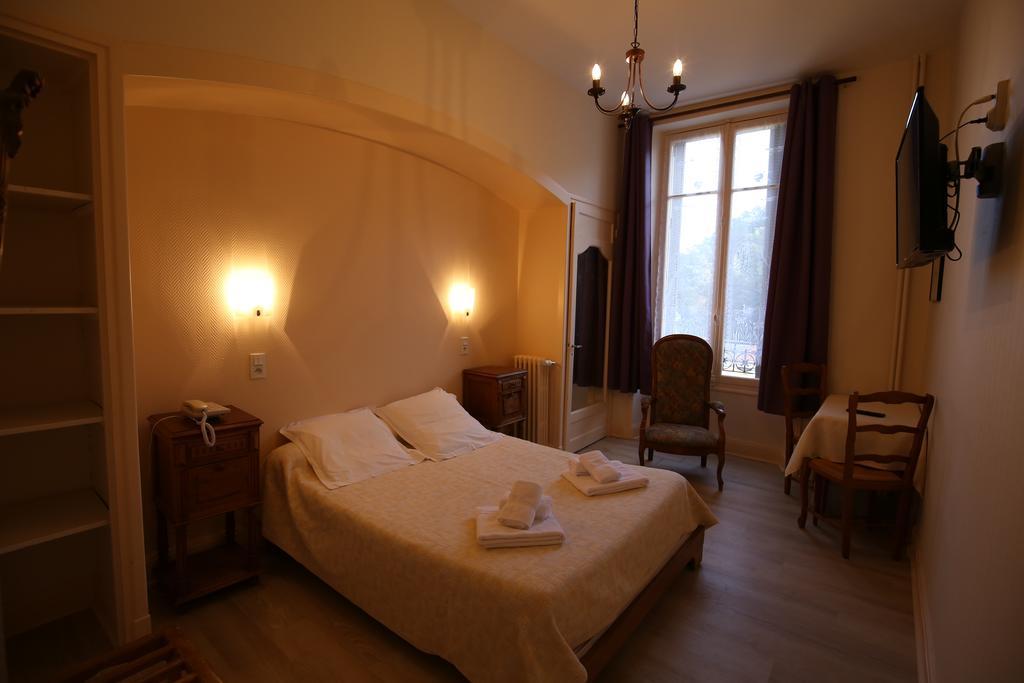 Hôtel Castel Regina à Châtel-Guyon Extérieur photo