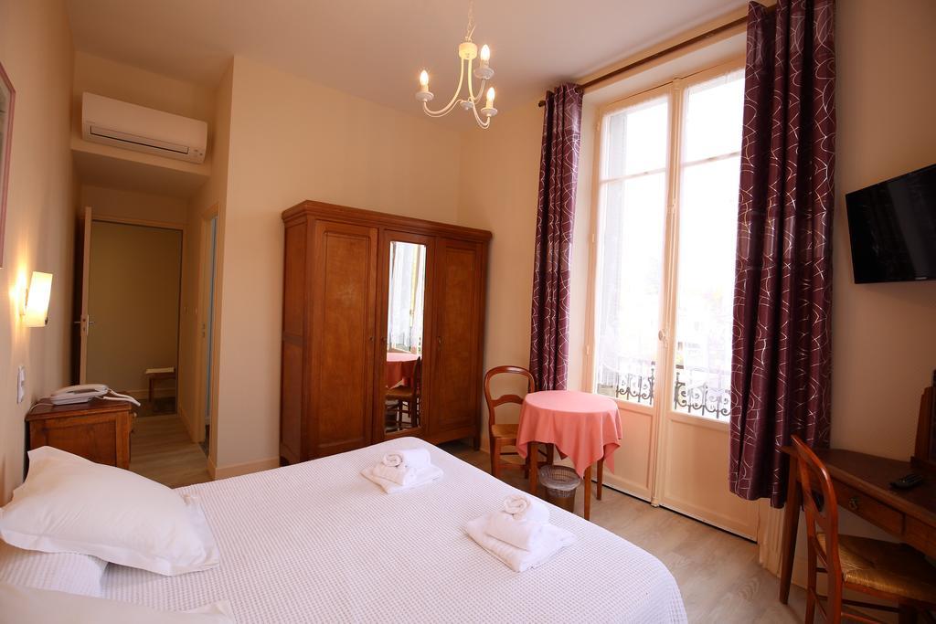 Hôtel Castel Regina à Châtel-Guyon Extérieur photo