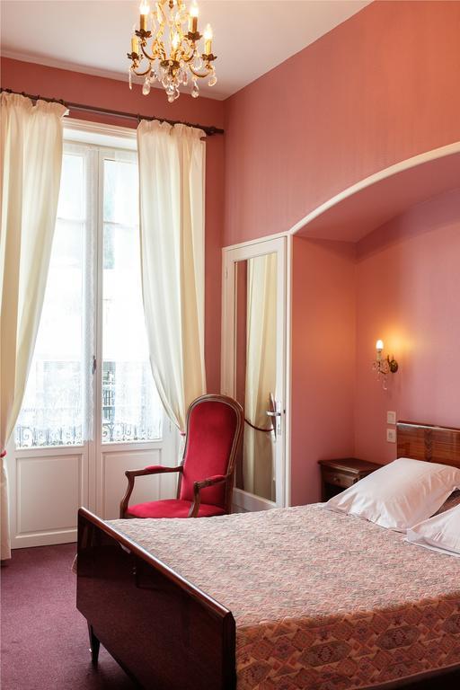Hôtel Castel Regina à Châtel-Guyon Extérieur photo