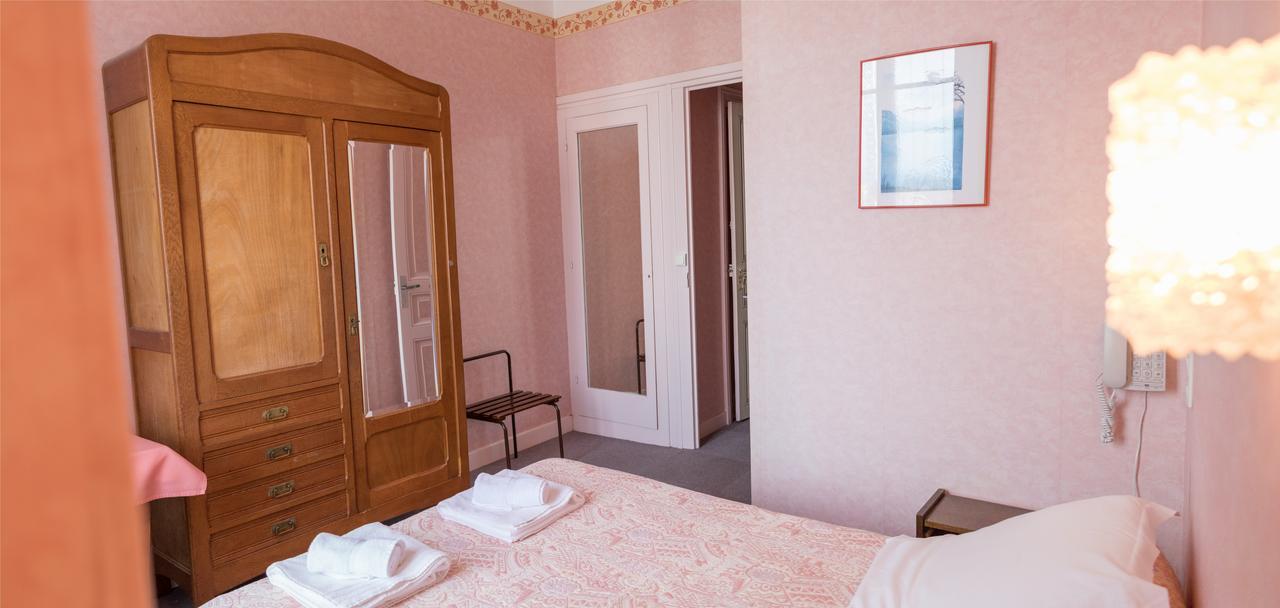 Hôtel Castel Regina à Châtel-Guyon Extérieur photo